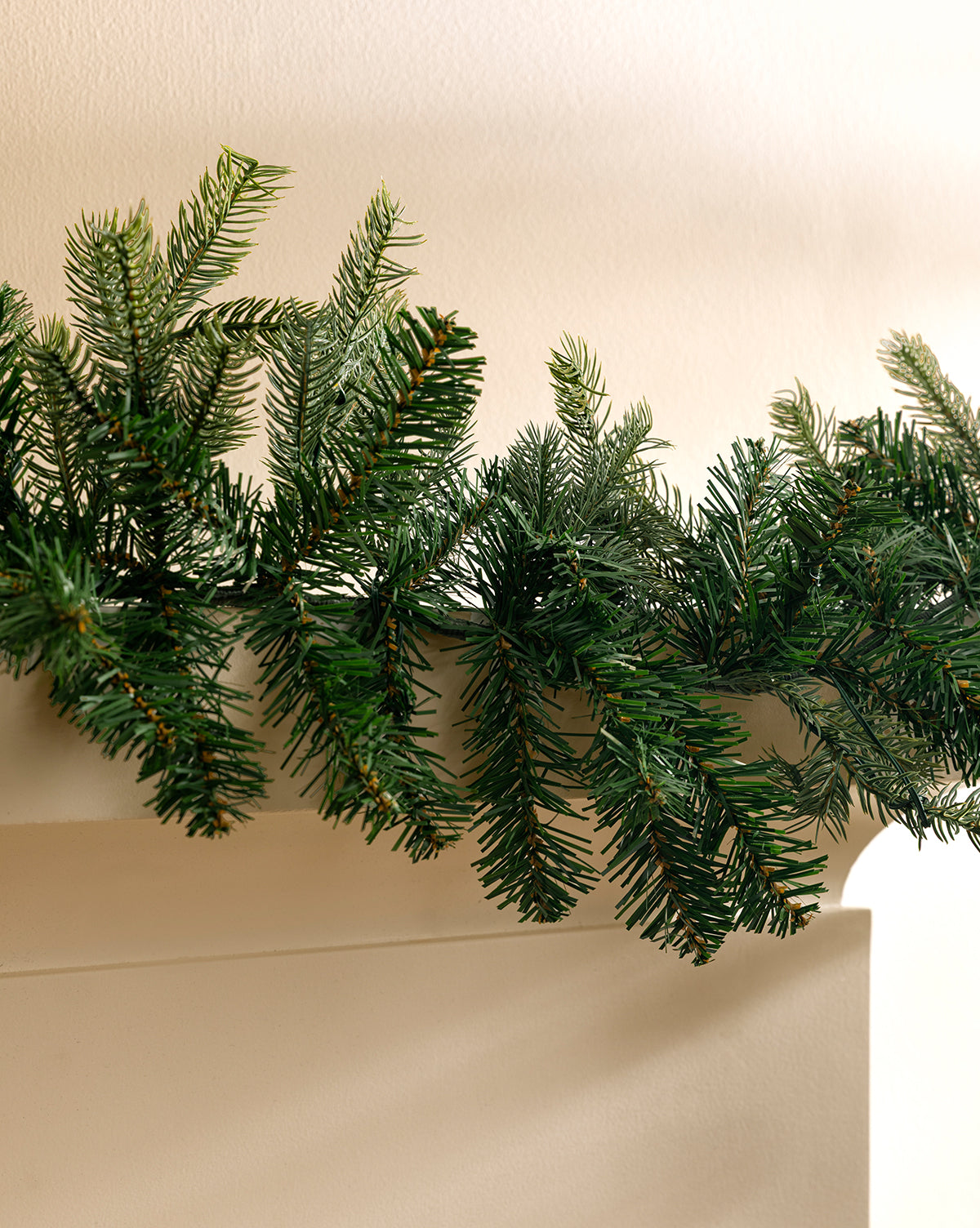 9' Grandis Pre-Lit Garland Indoor/Outdoor Faux Garland 1