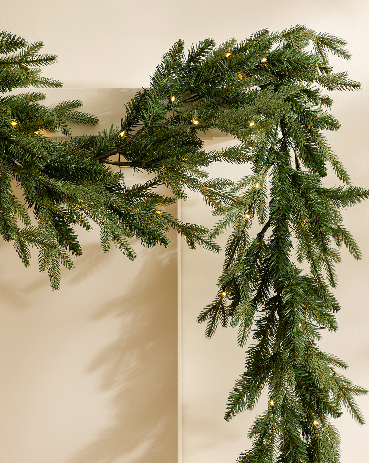 9' Norway Pre-Lit Indoor/Outdoor Faux Garland 3
